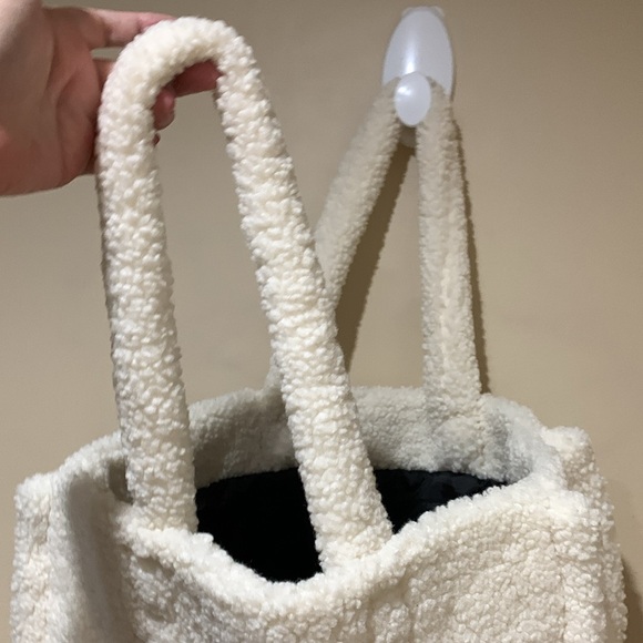 Fuzzy Sherpa bag - Picture 4 of 11
